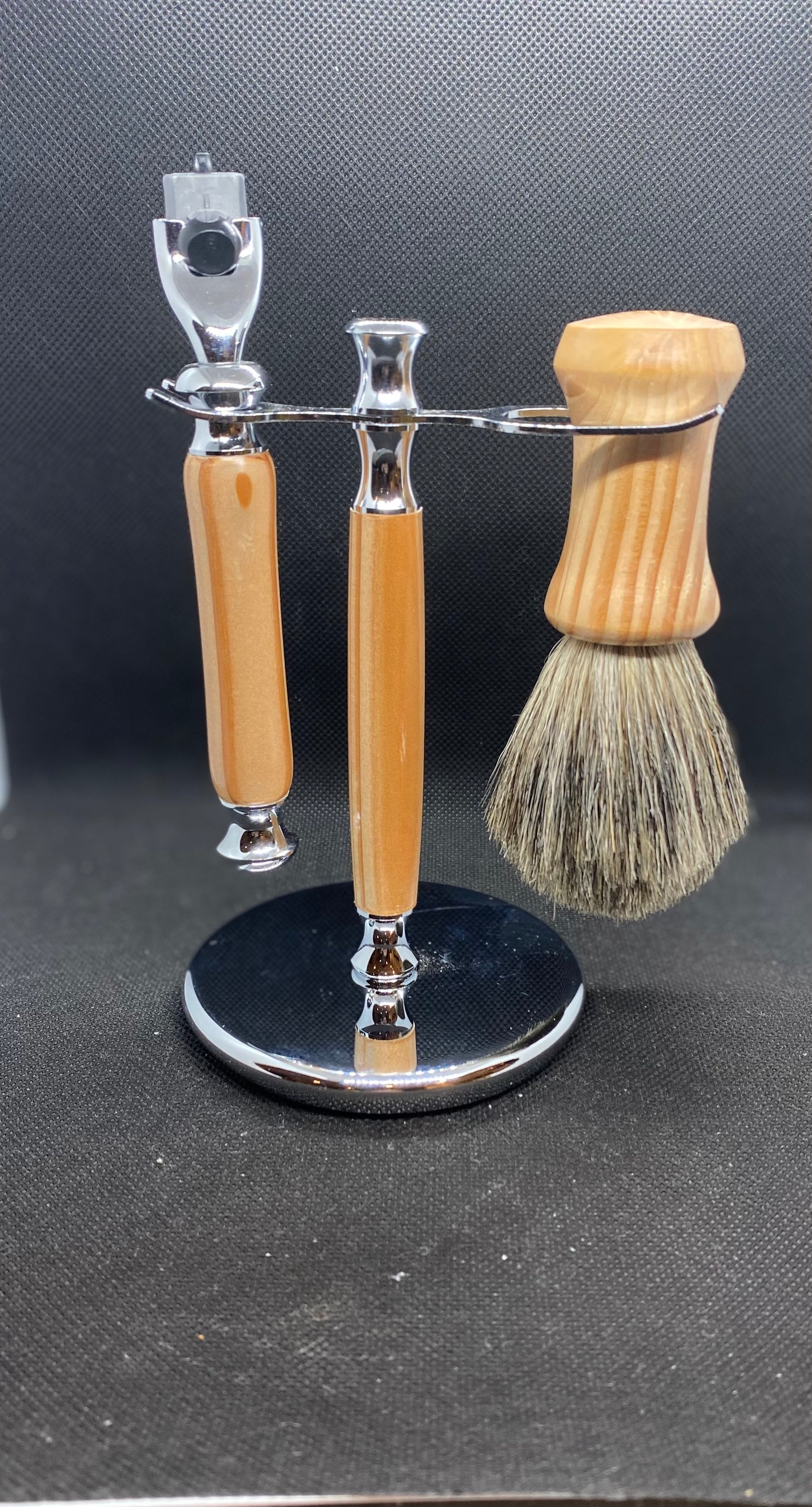 shaving set with wooden handle razor and badger hair brush